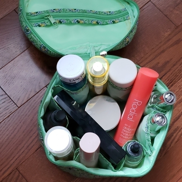 leaf  makeup/toiletry bag. - Picture 6 of 14